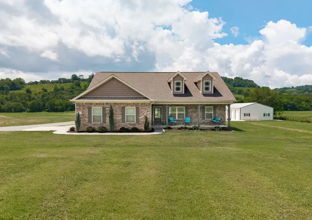 1st image of 732 Shelbyville Hwy, Fayetteville, TN 37334 | MLS# 3297989