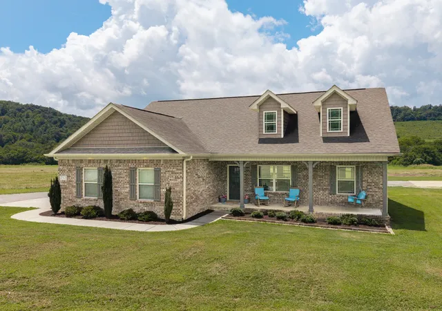 2nd image of 732 Shelbyville Hwy, Fayetteville, TN 37334 | MLS# 3297989