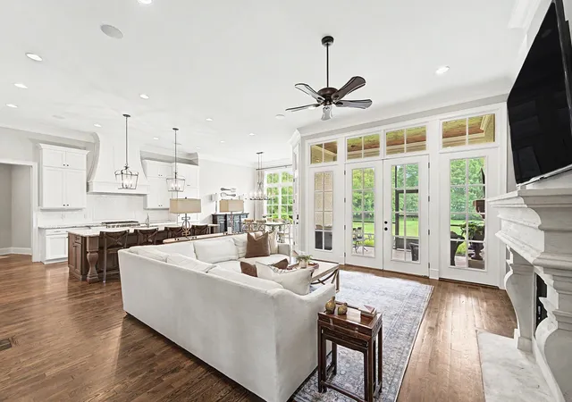 Photo 3 of Single family home for sale at 401 Belle Glen Ln, Brentwood, TN 37027 | MLS# 3277241 | Listing updated on 2026-10-20