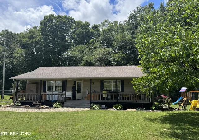 Photo 2 of Single family home for sale at 51 Rhododendron Cir, Crossville, TN 38555 | MLS# 3276755 | Listing updated on 2026-09-01