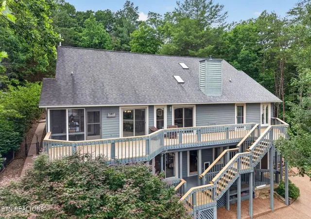 Photo 3 of Single family home for sale at 150 Lynhurst Dr, Crossville, TN 38558 | MLS# 3276772 | Listing updated on 2026-08-24