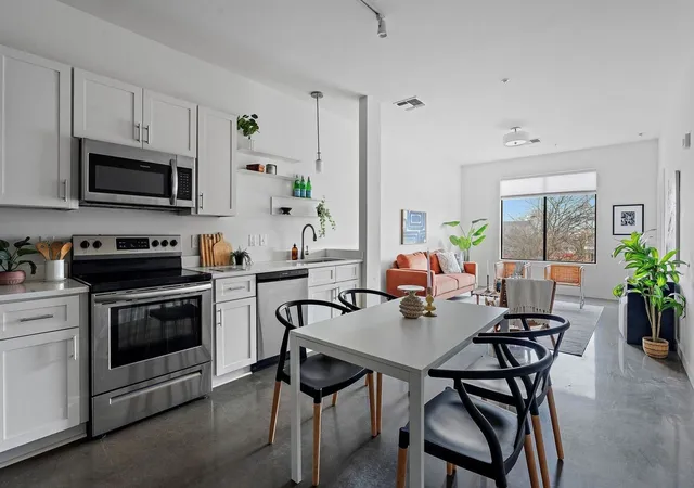 2nd image of 1900 12Th Ave S #212, Nashville, TN 37203 | MLS# 3297817