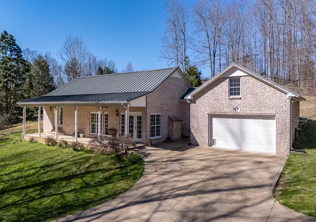 1st image of 15 Clifton Rd, Lawrenceburg, TN 38464 | MLS# 3276790