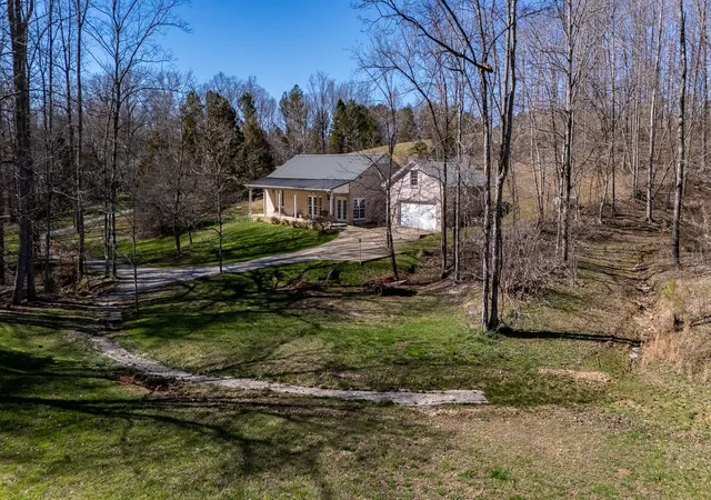 2nd image of 15 Clifton Rd, Lawrenceburg, TN 38464 | MLS# 3276790