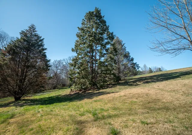 Photo 4 of Single family home for sale at 15 Clifton Rd, Lawrenceburg, TN 38464 | MLS# 3276790 | Listing updated on 2026-09-28