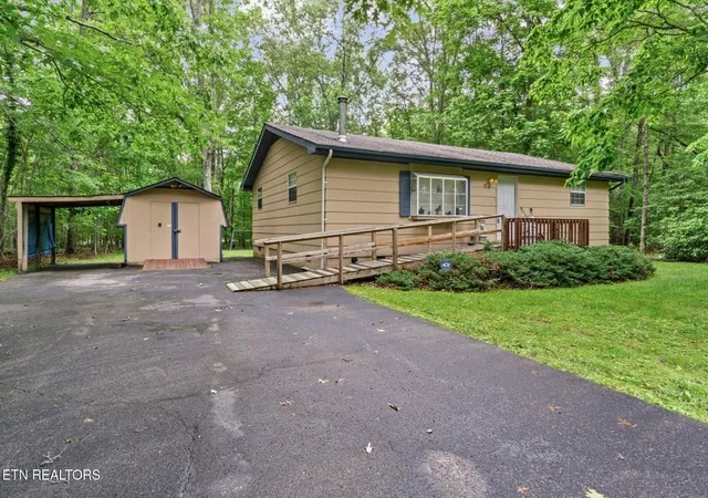 Photo 2 of Single family home for sale at 4007 Kato Dr, Crossville, TN 38572 | MLS# 3276792 | Listing updated on 2026-08-20