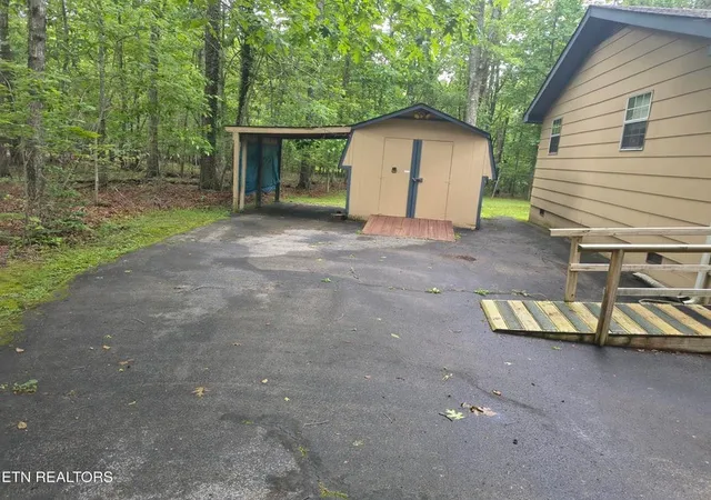 Photo 3 of Single family home for sale at 4007 Kato Dr, Crossville, TN 38572 | MLS# 3276792 | Listing updated on 2026-08-20
