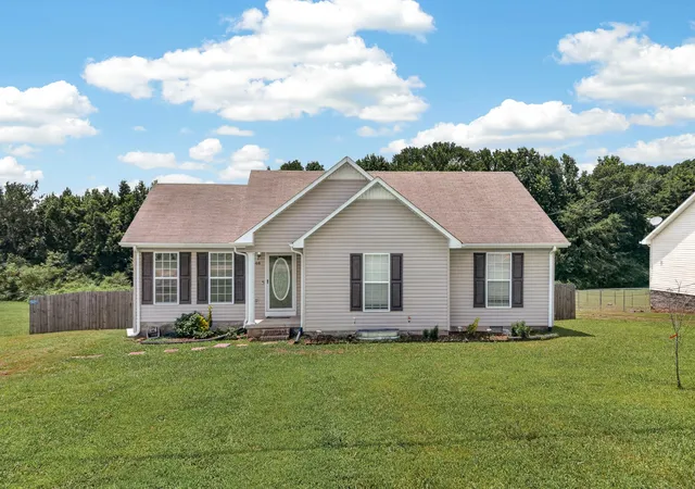 Homes for sale in Fayetteville, TN | 48 Ridgeline Dr, Fayetteville, TN 37334 | MLS# 3277646
