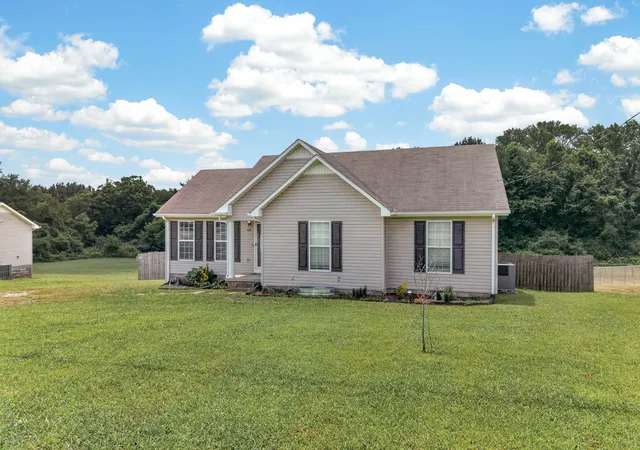 Homes for sale in Fayetteville, TN | 48 Ridgeline Dr, Fayetteville, TN 37334 | MLS# 3277646