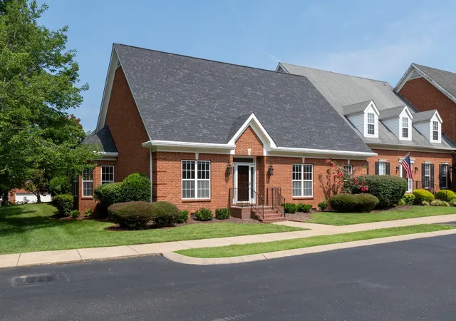 Photo 3 of Sale Pending at 32 Wyndermere, Hendersonville, TN 37075 | MLS# 3311705 | Listing updated on 2026-08-27