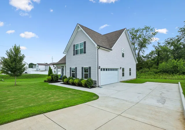 Photo 2 of Single family home for sale at 313 Durum St, Shelbyville, TN 37160 | MLS# 3279303 | Listing updated on 2026-08-27