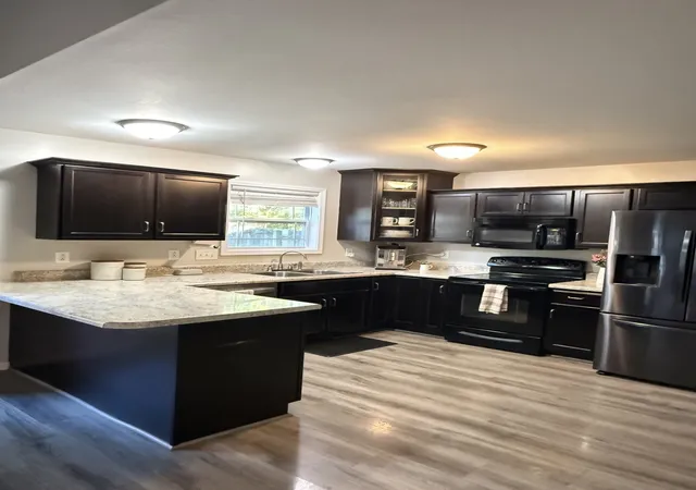 Photo 3 of Single family home for sale at 3828 Maliki Dr, Clarksville, TN 37042 | MLS# 3277687 | Listing updated on 2026-09-03