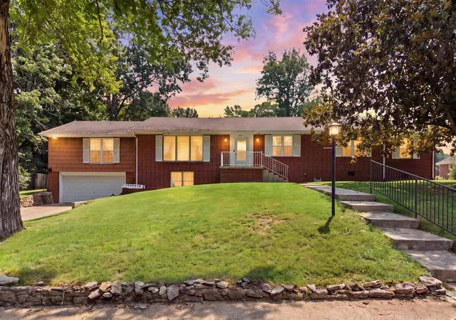 1st image of 865 Cornersville Rd, Lewisburg, TN 37091 | MLS# 3506554
