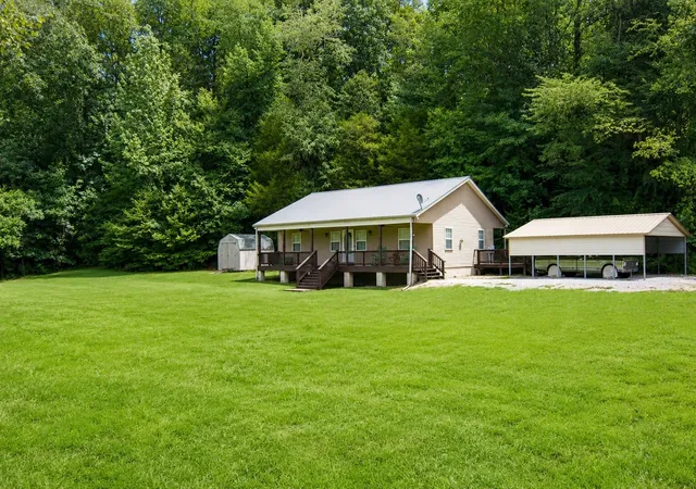 Homes for sale in Waverly, TN | 6866 Cuba Landing Rd, Waverly, TN 37185 | MLS# 3278187
