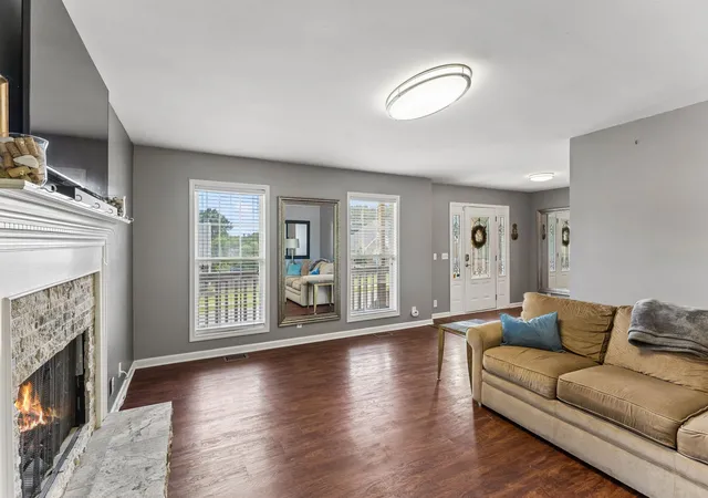 Photo 2 of Single family home for sale at 107 Camden Ct N, Hendersonville, TN 37075 | MLS# 3286037 | Listing updated on 2026-10-02