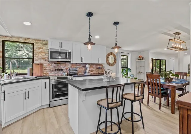 3rd image of 1227 Brushy Rd, Centerville, TN 37033 | MLS# 3278159
