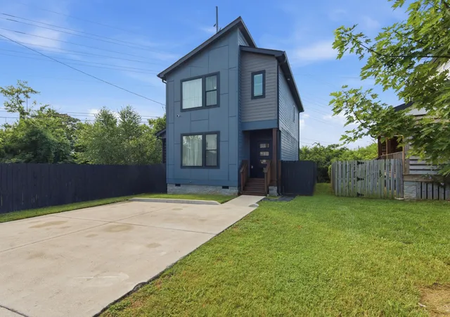 Photo 1 of Single family home for sale at 201 Eisenhower Dr, Nashville, TN 37211 | MLS# 3280761 | Listing updated on 2026-09-12