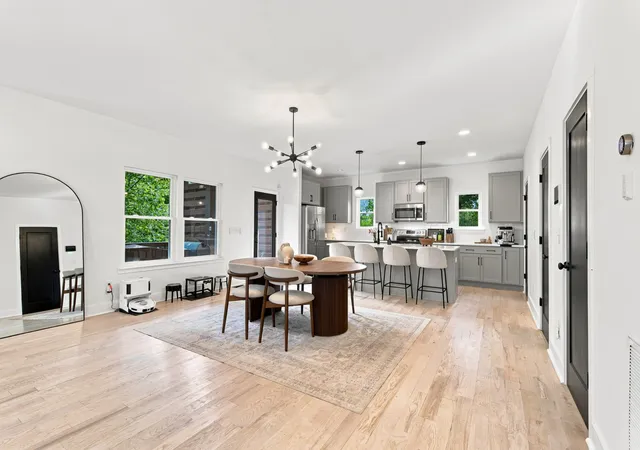 Photo 3 of Single family home for sale at 201 Eisenhower Dr, Nashville, TN 37211 | MLS# 3280761 | Listing updated on 2026-09-12