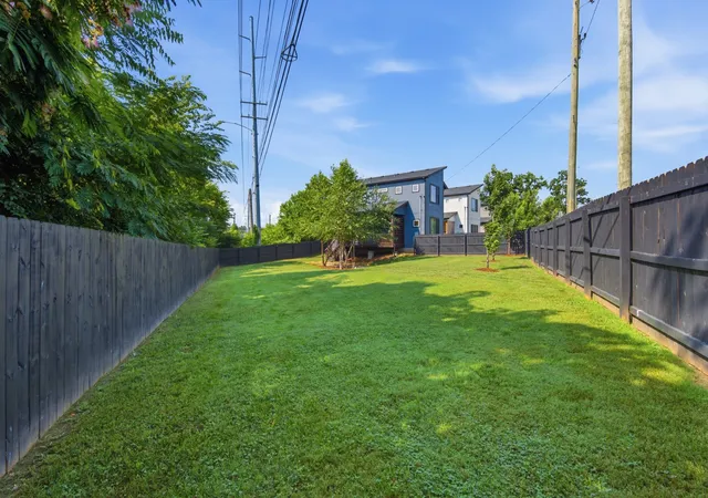 Photo 3 of Single family home for sale at 201 Eisenhower Dr, Nashville, TN 37211 | MLS# 3280761 | Listing updated on 2026-09-12