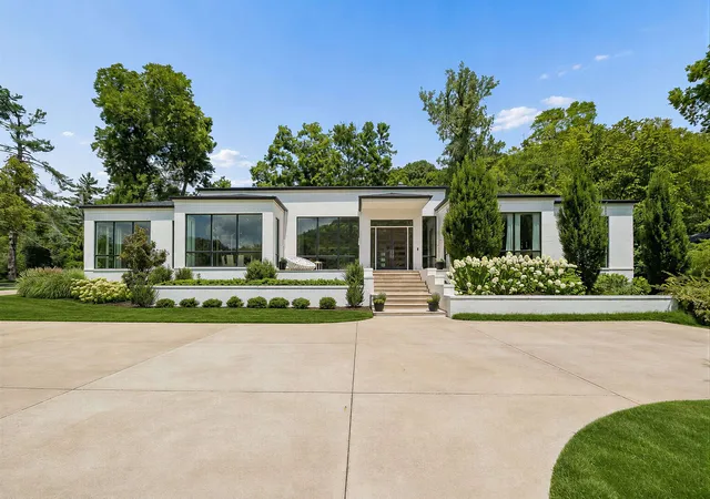 Photo 1 of Single family home for sale at 6532 Jocelyn Hollow Rd, Nashville, TN 37205 | MLS# 3527586 | Listing updated on 2026-08-29