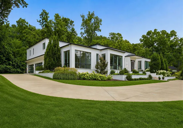 Photo 3 of Single family home for sale at 6532 Jocelyn Hollow Rd, Nashville, TN 37205 | MLS# 3527586 | Listing updated on 2026-08-29