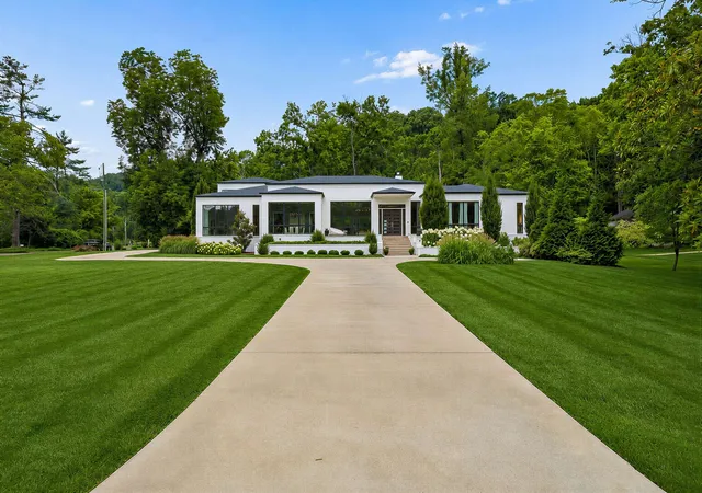 Photo 3 of Single family home for sale at 6532 Jocelyn Hollow Rd, Nashville, TN 37205 | MLS# 3527586 | Listing updated on 2026-08-29