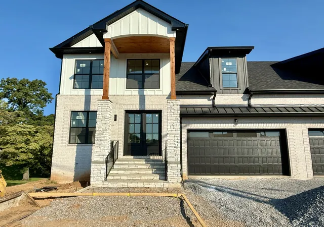 Photo 2 of Townhouse for sale at 112 Fairway Dr, Clarksville, TN 37043 | MLS# 3278158 | Listing updated on 2026-08-21