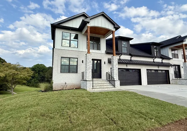 Photo 1 of Townhouse for sale at 112 Fairway Dr, Clarksville, TN 37043 | MLS# 3278158 | Listing updated on 2026-10-29