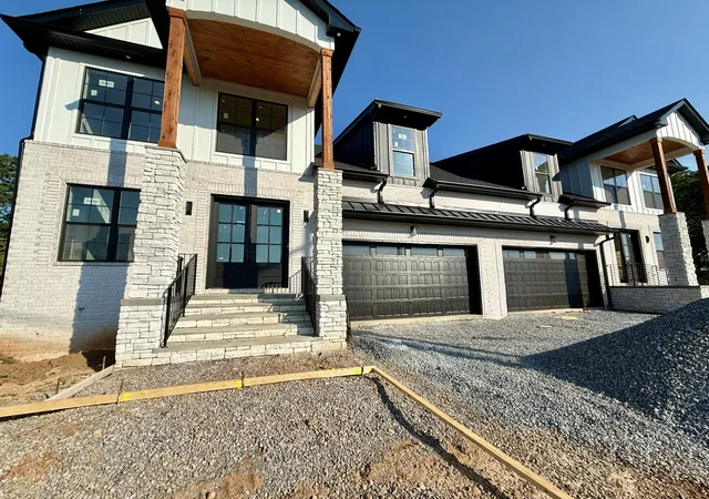 Photo 1 of Townhouse for sale at 112 Fairway Dr, Clarksville, TN 37043 | MLS# 3278158 | Listing updated on 2026-08-21