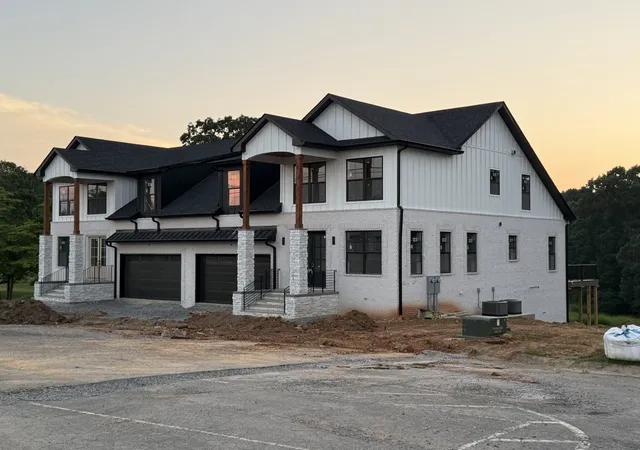 Photo 3 of Townhouse for sale at 112 Fairway Dr, Clarksville, TN 37043 | MLS# 3278158 | Listing updated on 2026-08-21