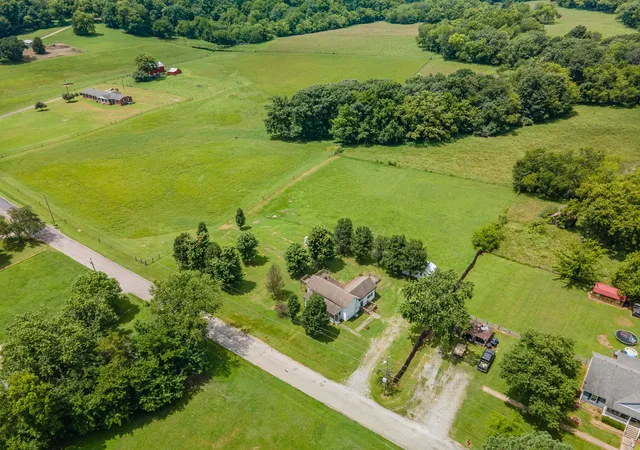 Photo 3 of Single family home for sale at 1625 Fishing Frd Rd, Belfast, TN 37019 | MLS# 3299473 | Listing updated on 2026-08-18