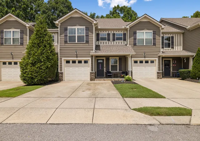 1st image of 1040 Neeleys Bnd, Spring Hill, TN 37174 | MLS# 3278175