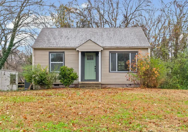 Photo 1 of Single family home for sale at 715 Mcgraw St, Clarksville, TN 37040 | MLS# 3278168 | Listing updated on 2026-08-27