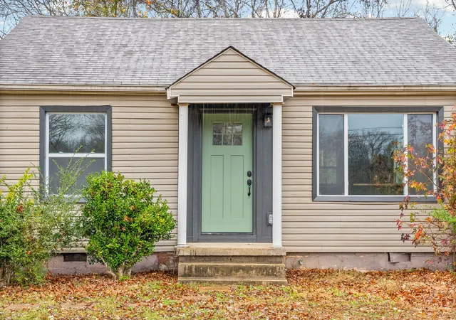 Photo 2 of Single family home for sale at 715 Mcgraw St, Clarksville, TN 37040 | MLS# 3278168 | Listing updated on 2026-08-27
