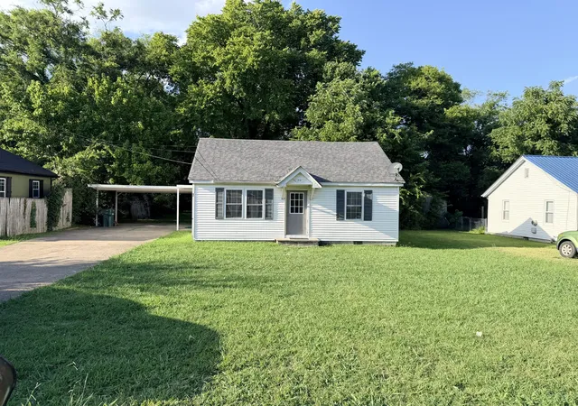 1st image of 212 W Adams Ave, Lebanon, TN 37087 | MLS# 3304570