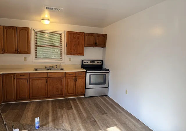 Photo 3 of Single family home for sale at 212 W Adams Ave, Lebanon, TN 37087 | MLS# 3304570 | Listing updated on 2026-08-21