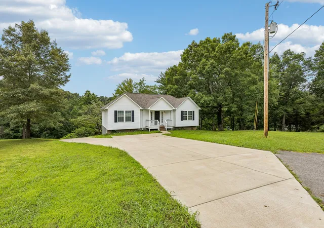 3rd image of 1299 Wesley Ct, Lawrenceburg, TN 38464 | MLS# 3307283