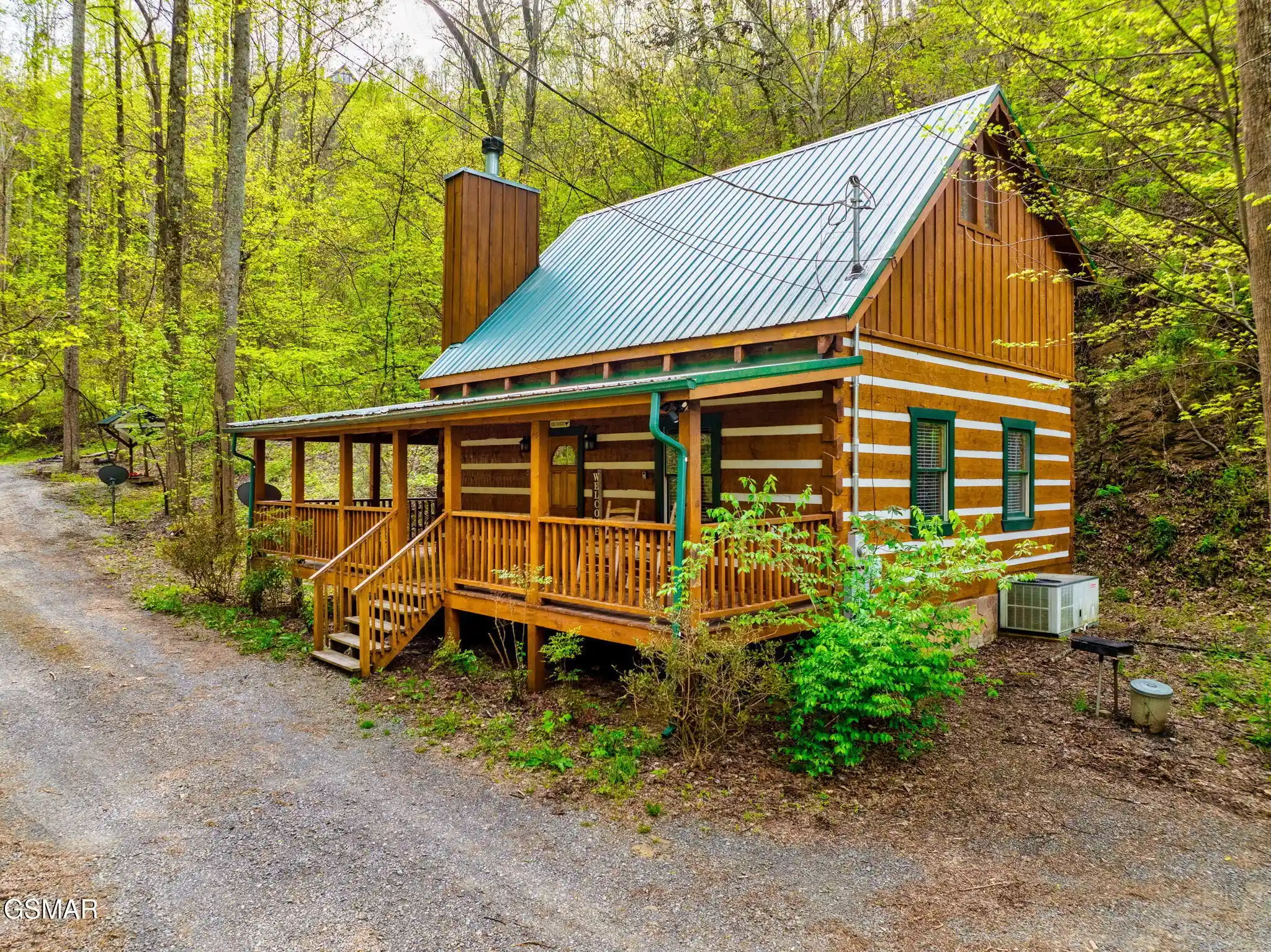Photo 3 of Single family home for sale at 16471649 Bear Valley Rd, Sevierville, TN 37876 | MLS# 3305347 | Listing updated on 2026-10-25