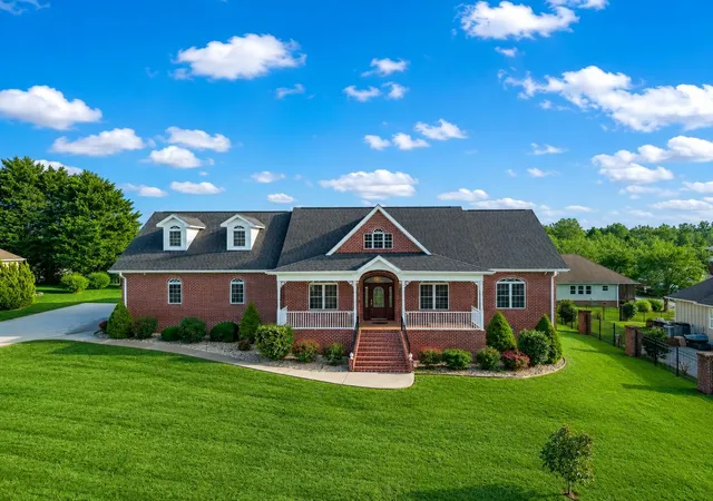 Photo 1 of Single family home for sale at 504 Lynnwood Dr, Athens, TN 37303 | MLS# 3278204 | Listing updated on 2026-08-20