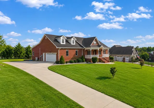 Photo 2 of Single family home for sale at 504 Lynnwood Dr, Athens, TN 37303 | MLS# 3278204 | Listing updated on 2026-08-20
