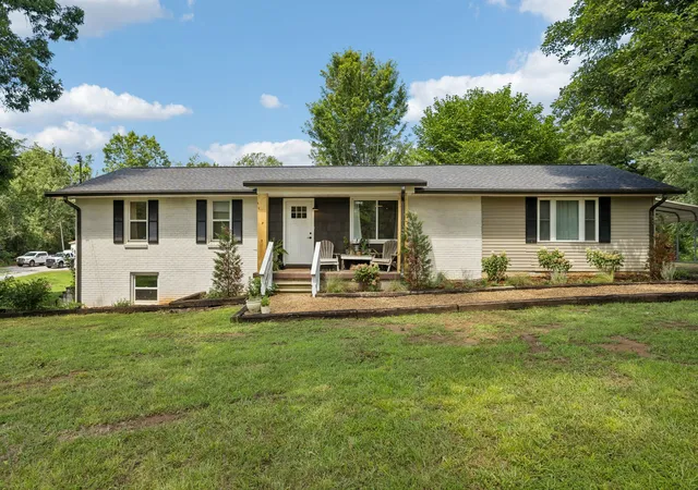 1st image of 9062 E 40 Rd, Bon Aqua, TN 37025 | MLS# 3280921