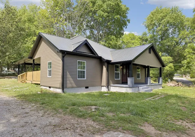 1st image of 1200 Little St, Winchester, TN 37398 | MLS# 3278665