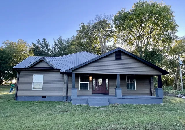 Single family home for sale at 1200 Little St, Winchester, TN 37398 | MLS# 3278665