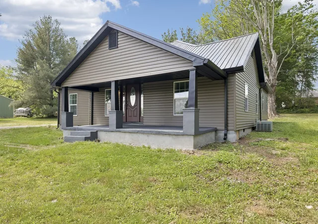 Photo 3 of Single family home for sale at 1200 Little St, Winchester, TN 37398 | MLS# 3278665 | Listing updated on 2026-10-08