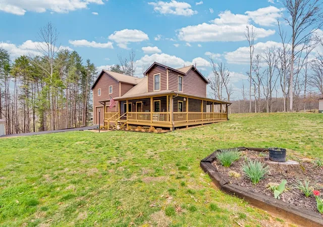Photo 3 of Single family home for sale at 465 Hickory Ln, Sparta, TN 38583 | MLS# 3278547 | Listing updated on 2026-08-20