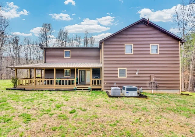 Photo 4 of Single family home for sale at 465 Hickory Ln, Sparta, TN 38583 | MLS# 3278547 | Listing updated on 2026-08-20