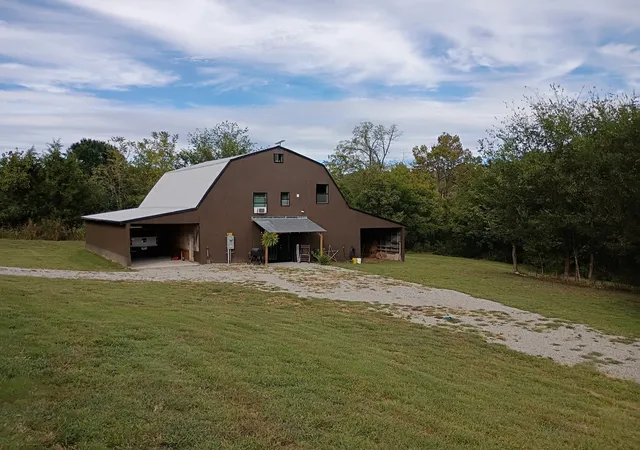 Photo 2 of Single family home for sale at 1655 Hurricane Crk Rd, Lawrenceburg, TN 38464 | MLS# 3285733 | Listing updated on 2026-09-27