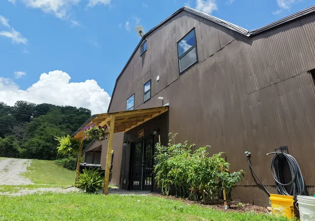 Photo 4 of Single family home for sale at 1655 Hurricane Crk Rd, Lawrenceburg, TN 38464 | MLS# 3285733 | Listing updated on 2026-09-21