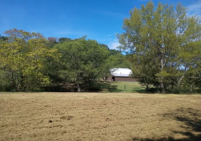 Photo 1 of Single family home for sale at 1655 Hurricane Crk Rd, Lawrenceburg, TN 38464 | MLS# 3285733 | Listing updated on 2026-09-27