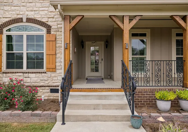 Photo 3 of Single family home for sale at 3043 Cross Gate Ln, Columbia, TN 38401 | MLS# 3278584 | Listing updated on 2026-09-25
